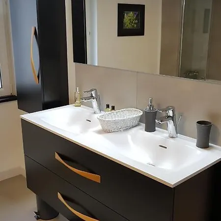 Les Colombages Bed & Breakfast